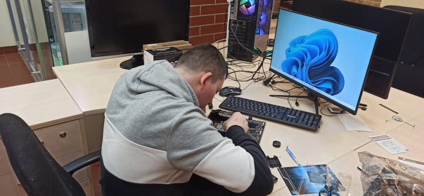 Магазин компьютеров. Купить игровой компьютер в Москве. Собрать ...